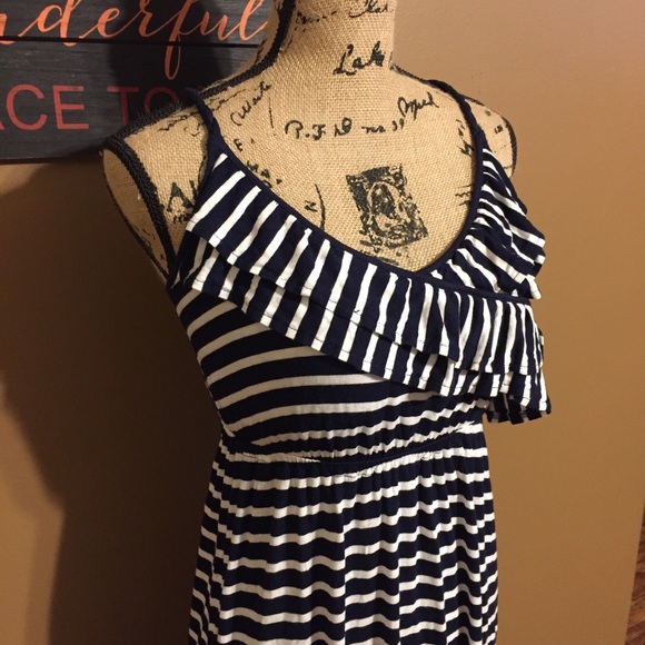 🦊 Pink Rose Maxi Dress - Picture 2 of 8